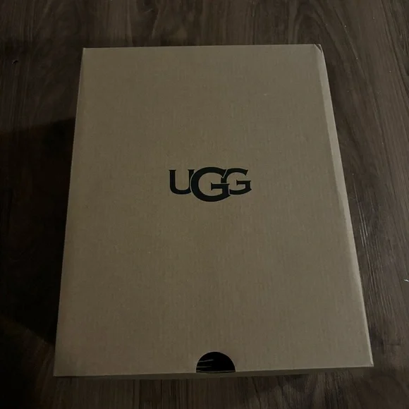 NWT Ugg Classic Mini II Ankle Boots - Picture 6 of 8
